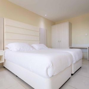 Twin Room Inland View